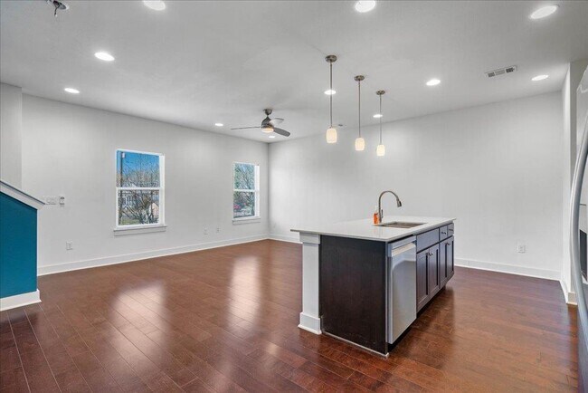 Foto del edificio - 2305 Coronado St