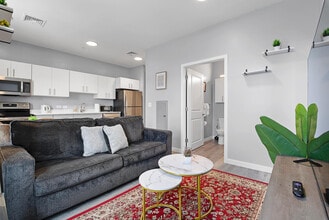 Building Photo - 95 Broadway-SI ID1240355P