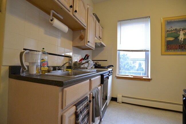 Foto del edificio - 206 Chestnut Hill Ave
