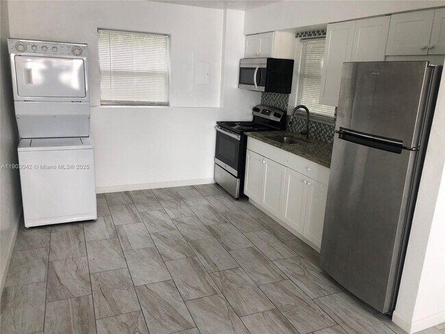 Foto del edificio - 36 NE 64th Terrace