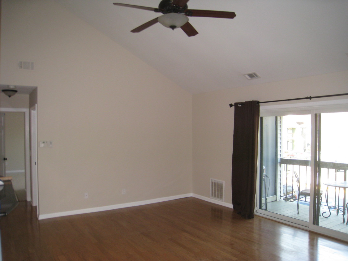 Primary Photo - 1203 Harbor Club Dr