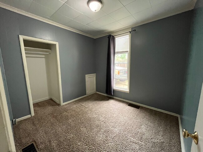 Foto del edificio - 703 Fremont Ave NW