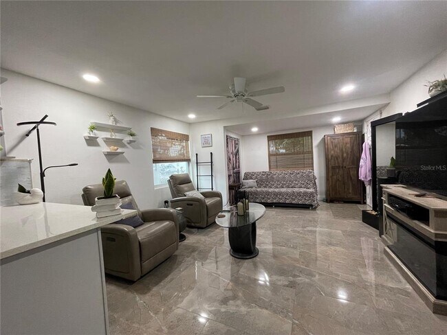 Foto del edificio - 8002 48th Ave N