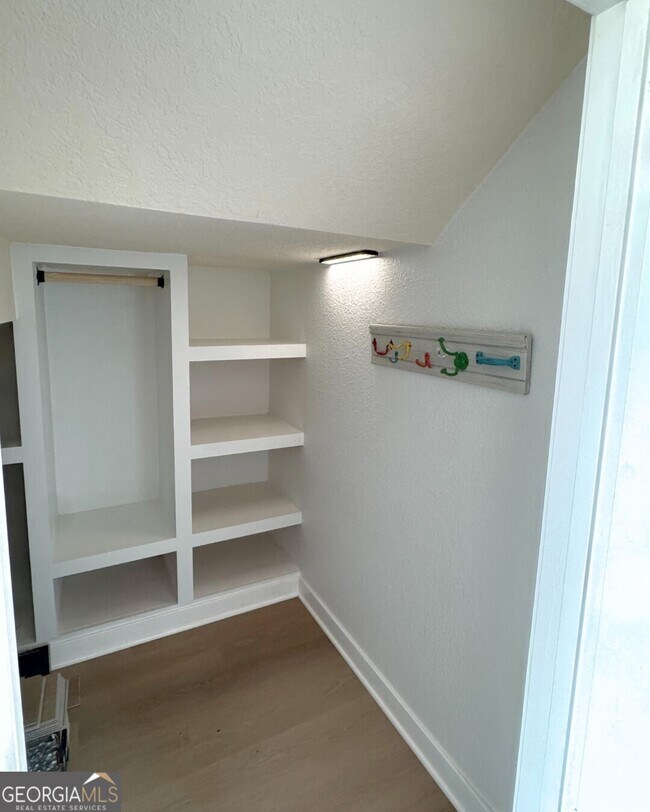 Foto del edificio - 164 Ashwood Cir