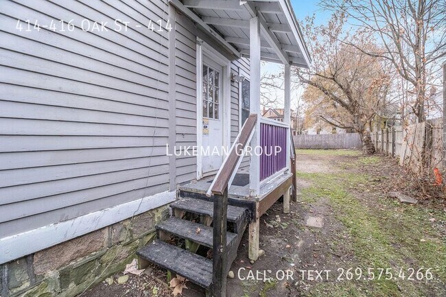 Foto del edificio - 414-416 Oak St-414