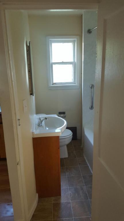 Foto del edificio - 12804 FARRINGDON AVE