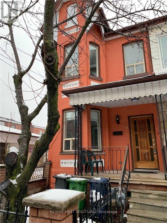 Primary Photo - 68 Florence St