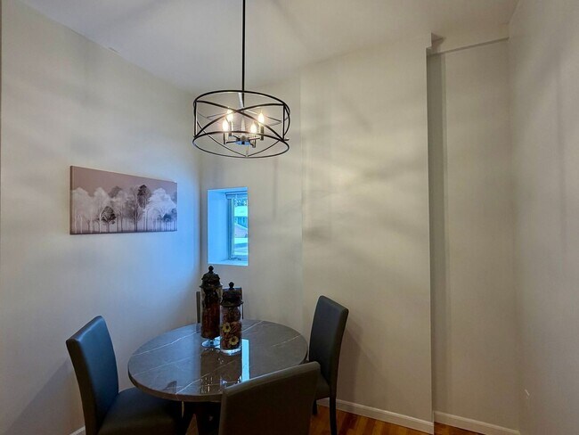 Foto del edificio - 719 N 3rd Ave