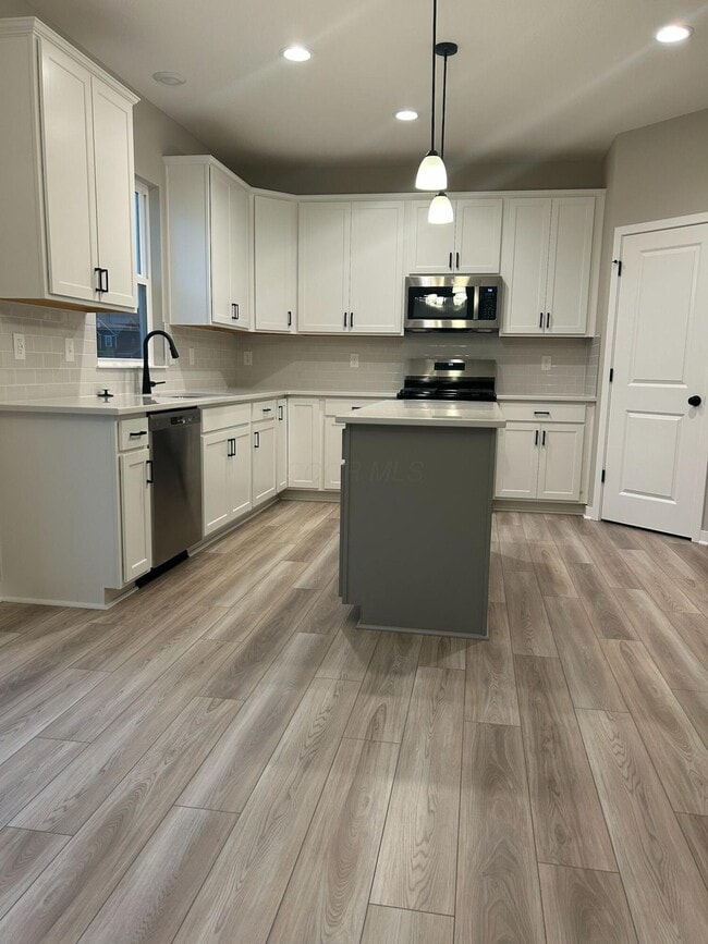 Building Photo - 1717 Longhill Dr