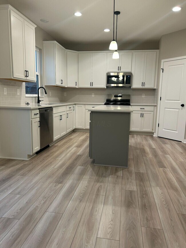 Foto del edificio - 1717 Longhill Dr