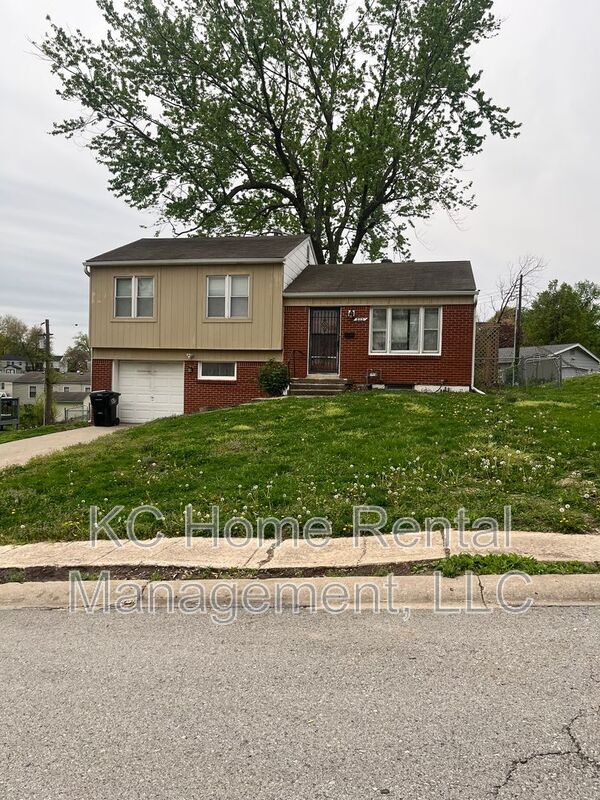 Foto principal - 805 W 39 St N