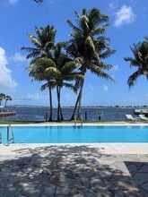 Building Photo - 2025 Brickell Ave