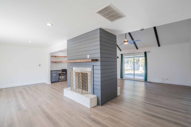 Building Photo - 3 Bed / 2 Bath in Tulsa!