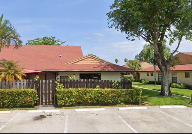 Building Photo - 4405 Woodstock Dr