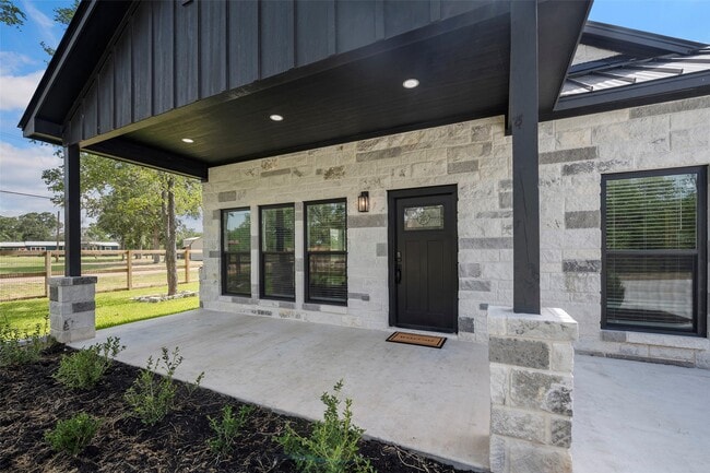 Building Photo - 310 Sweet Gum Ln