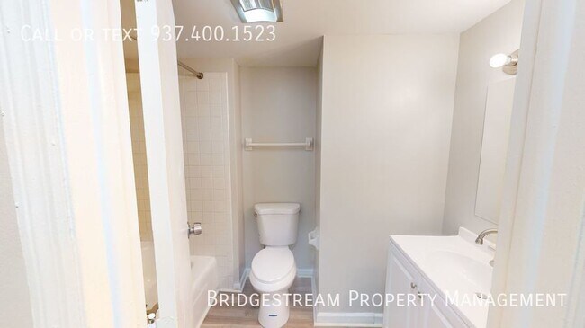 Building Photo - Charming 2-Bedroom Retreat at 461 N Broadw...