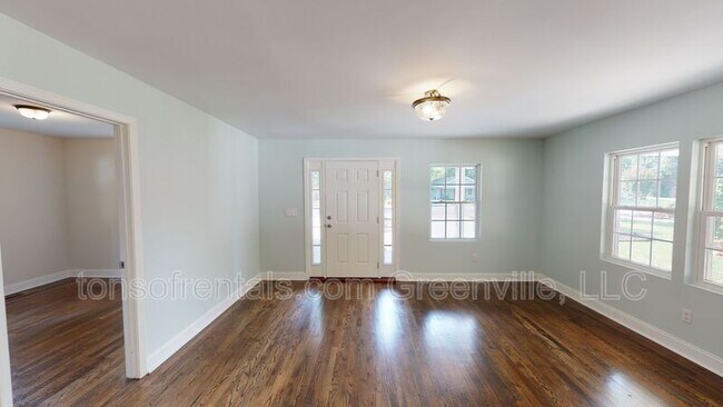 Building Photo - 217 Brockman Ave