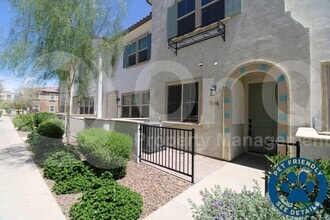 Building Photo - 2664 S Peppertree Dr
