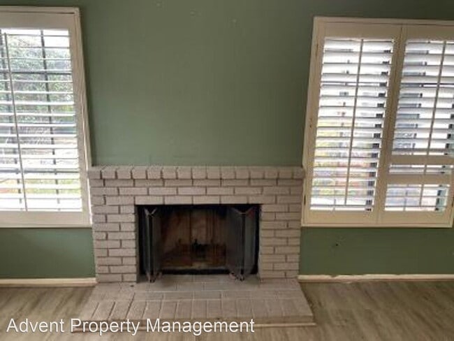 Foto del edificio - 4 br, 3 bath House - 5239 Kingswood Court