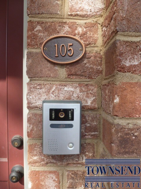 Building Photo - 137-105 Person St. - Coming Soon Jan 1, 20...