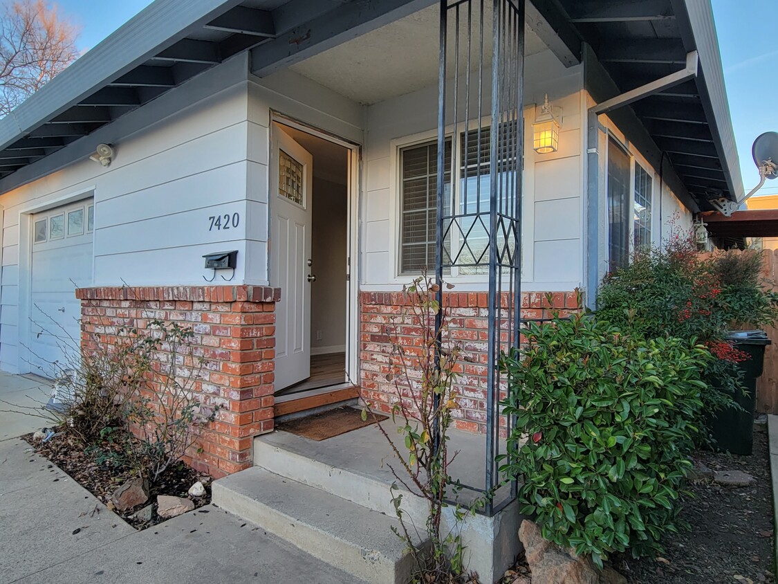 Primary Photo - 7420 Saint Philomena Way