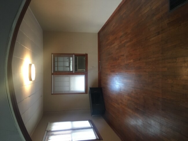 Foto del edificio - 949 1/2 E Maple St