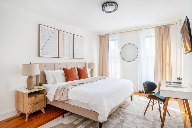 Building Photo - 444 W 48th St