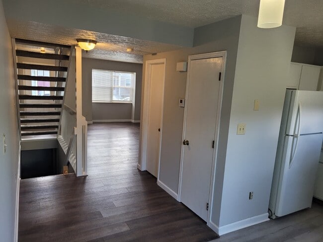 Building Photo - 872 Upholland Ln