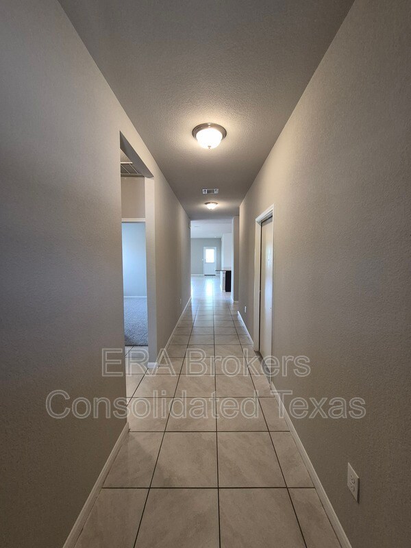 Building Photo - 3317 Burch Brook Cove