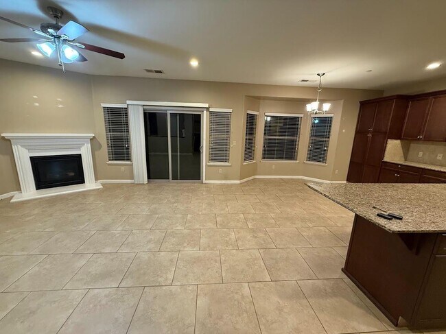 Building Photo - 39 N Post Ave