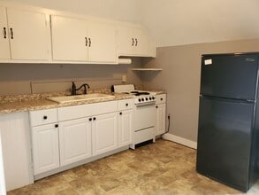 Building Photo - 436 W Marion St