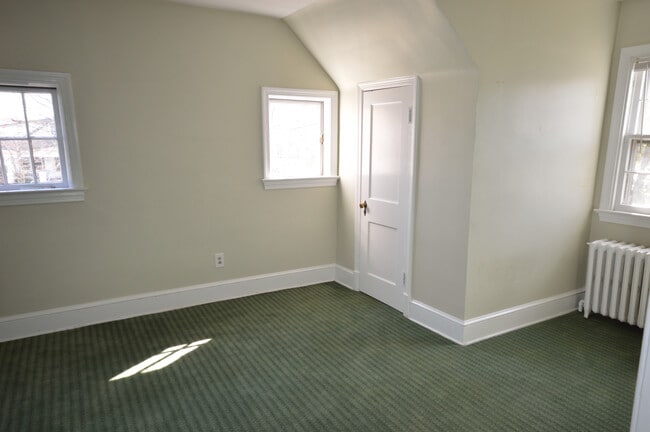 Living room w/walk-in closet - 3611 7th St S