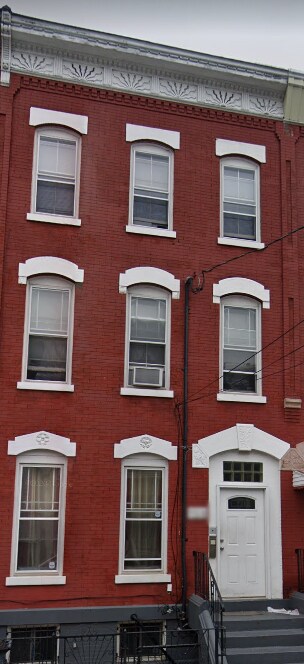 Primary Photo - 72 Columbia St
