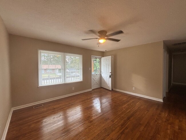 Building Photo - 2614 Dumfries Dr