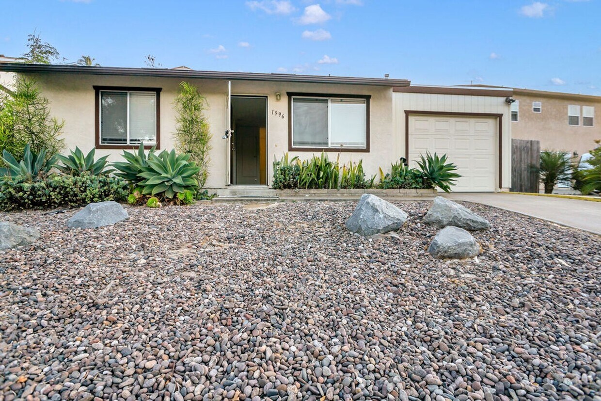 Foto principal - Detached home centrally located in Linda V...