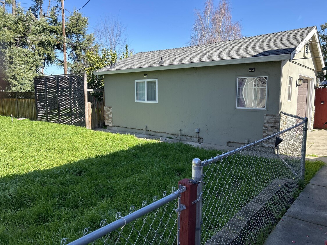 339334 Poplar St, Lodi, CA 95240 Townhome Rentals in Lodi CA
