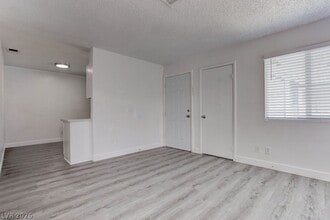 Building Photo - 921 Snug Harbor St