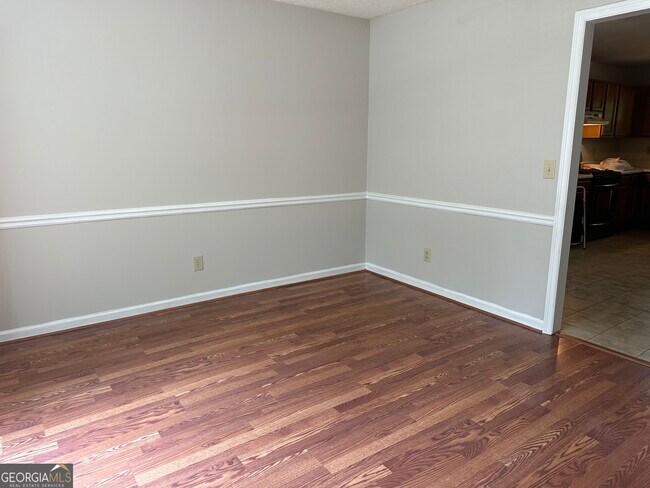 Building Photo - 2656 Ashley Dr