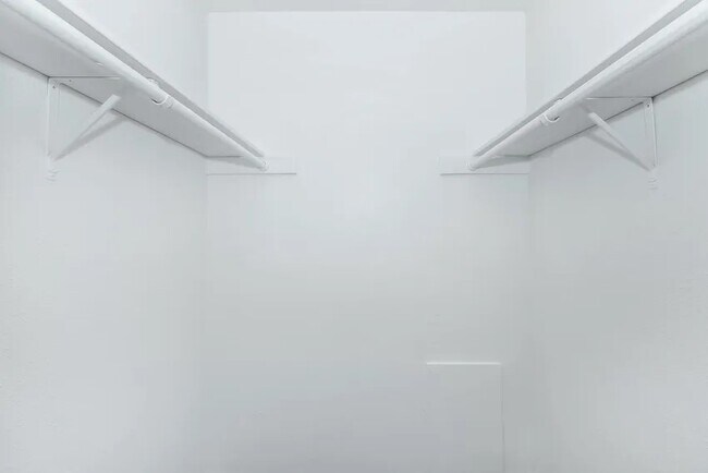 Building Photo - 4400 Memorial Dr