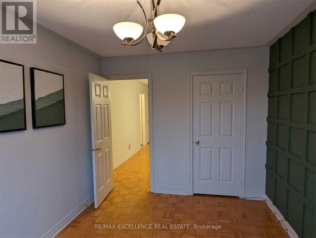 Building Photo - 43 Foxchase Ave