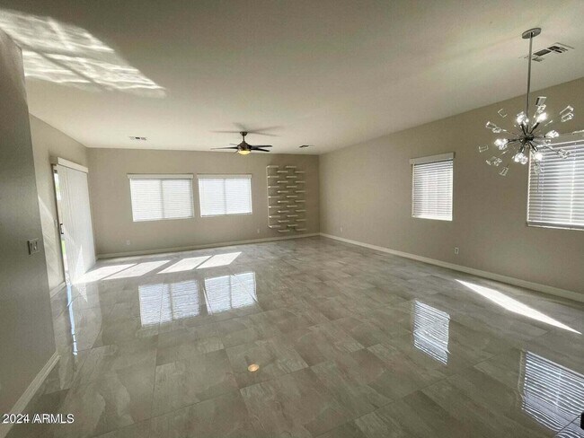 Building Photo - 41120 N Hudson Trail