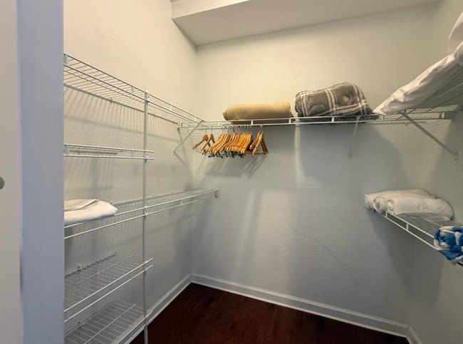 Building Photo - 2BR/2BA Furnished Condo | Resort Amenities Included