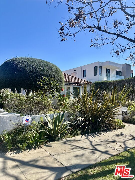 Foto del edificio - 128 S Swall Dr