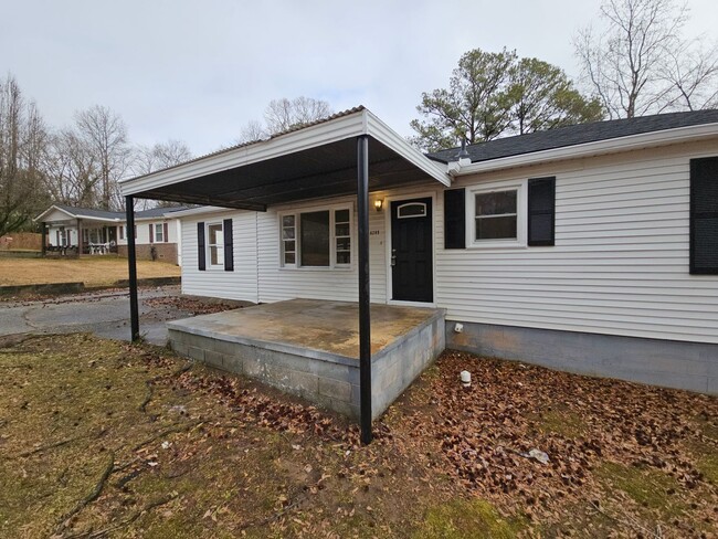 Building Photo - Renovated Mableton 3 Bedroom 2 Bath Home f...