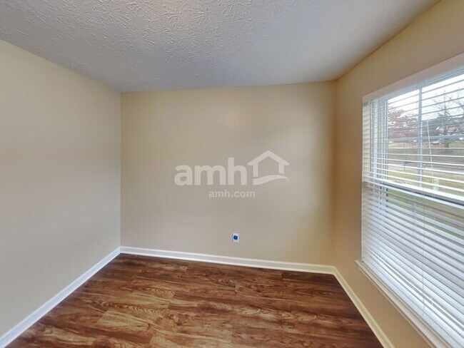 Foto del edificio - 7028 Oak Brook Terrace