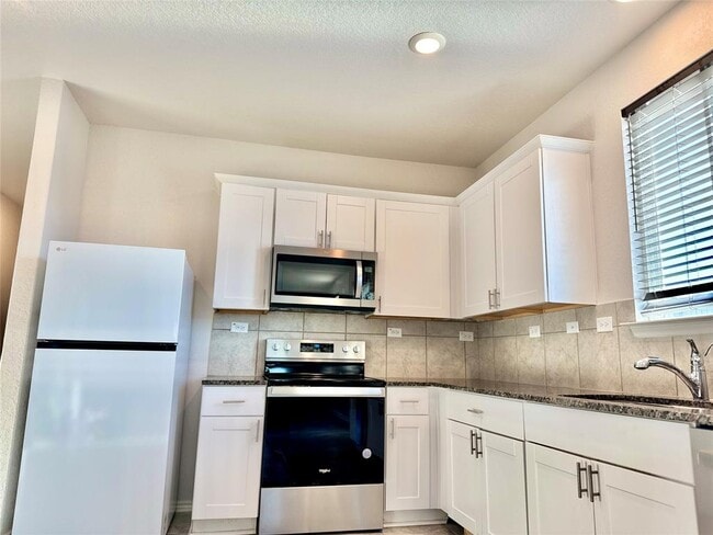 Building Photo - 3111 Red Columbine