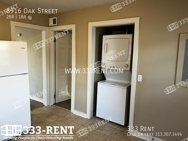 Foto del edificio - 8916 Oak St