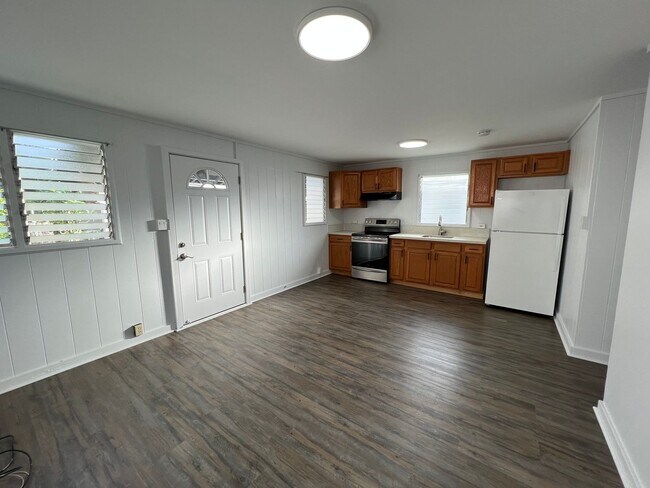 Foto del edificio - 3046C Harding Ave