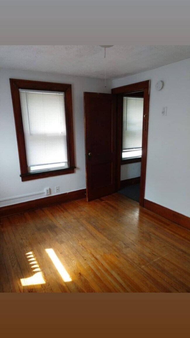 Building Photo - 845 Post Ave