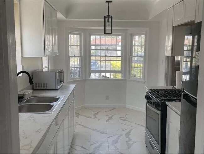 Foto del edificio - 8724 Ruthelen St